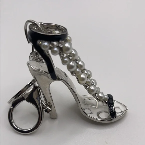 Super cute Stiletto Bedazzled Keychain - Picture 3 of 3